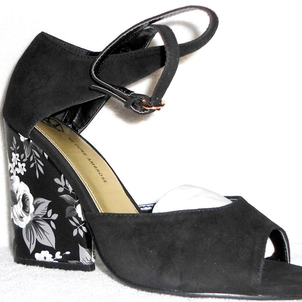 NEW! June Ambrose White Black Suede Floral Wedge Sandal Platform Heel Pumps